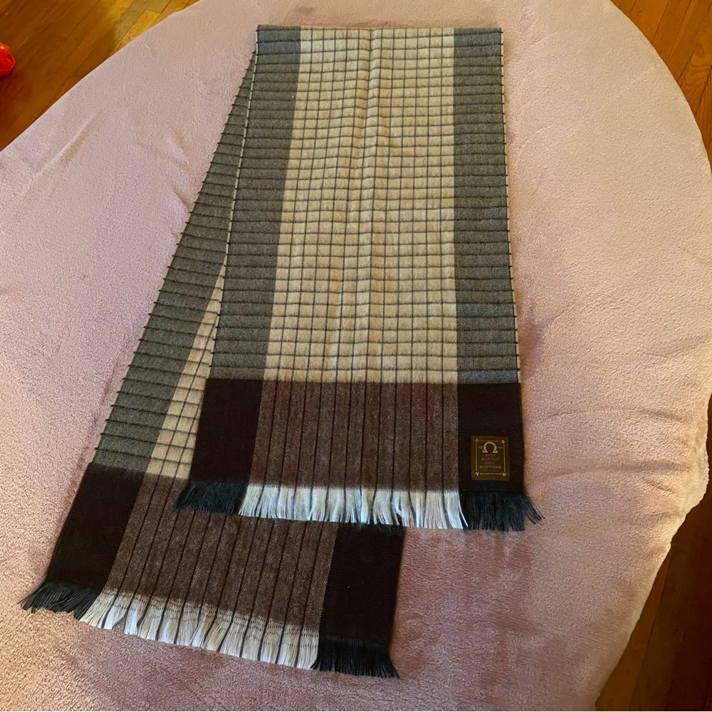 Omega Scarf like New